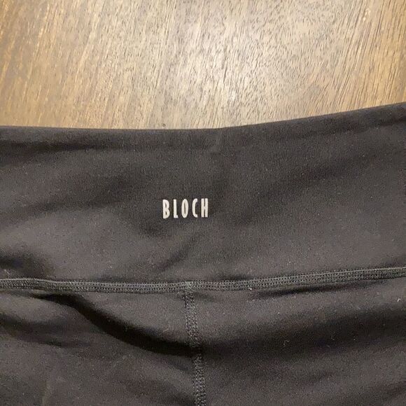 Bloch NWOT High Quality Black Dance Leggings with hidden pocket. Size Medium. - Picture 3 of 4